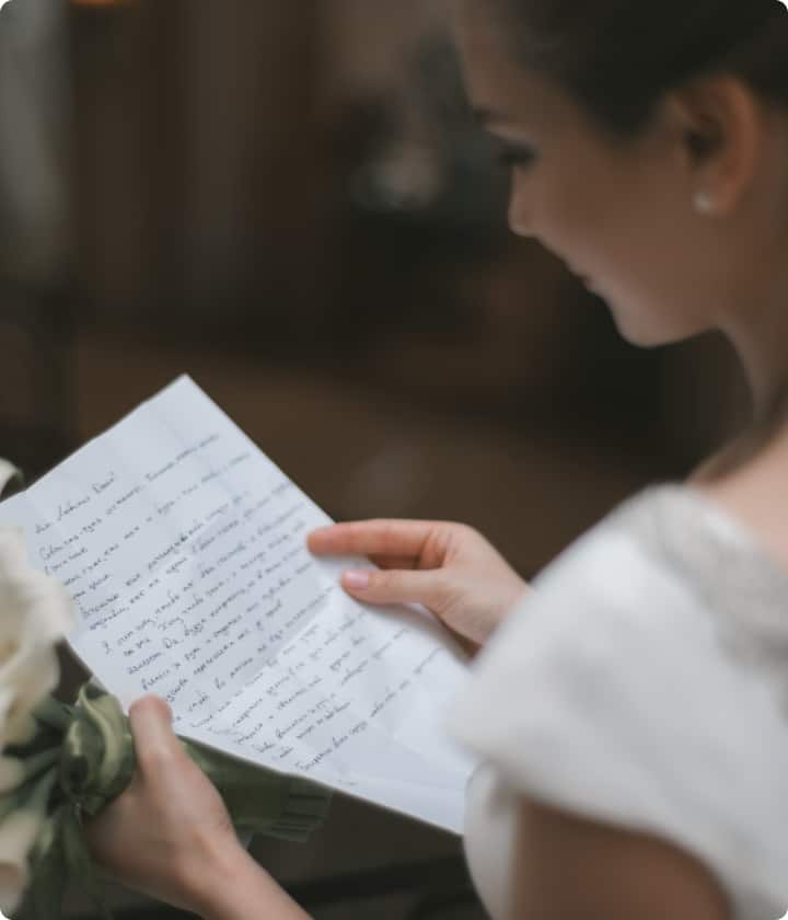 Bride reading her wedding speech